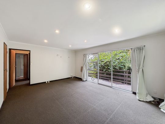Welcome home to 2/145 Ohariu Road - Photo 1