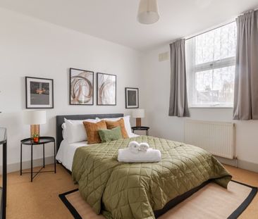 1 Bed Flat, Shepherds Bush Road, W6 - Photo 1