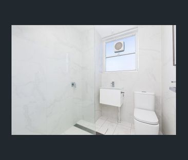 Coastal Living, Space to Unwind – Cronulla Convenience - Photo 4