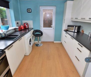 3 bedroom end of terrace house to rent - Photo 5