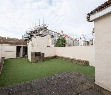 3 bedroom semi-detached house to rent - Photo 6