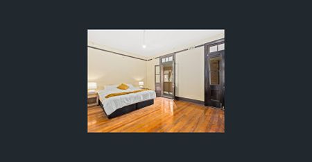 Fully Furnished 2 Bedroom Apartment with a Stunning Roof Top Terrace - Photo 2