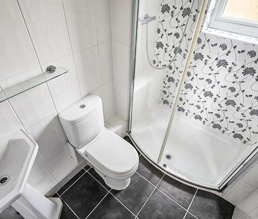 2 bedroom end of terrace house to rent - Photo 3