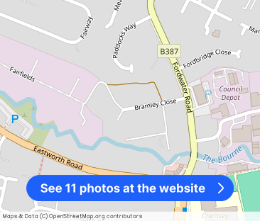 Surrey, KT16 - Photo 1