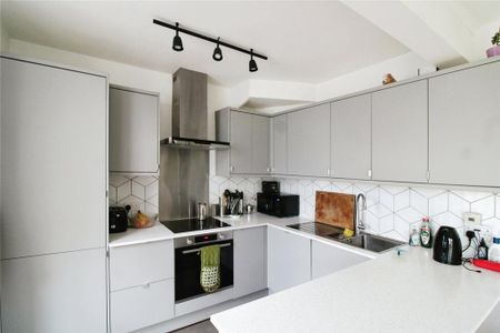 3 bedroom terraced house to rent - Photo 5
