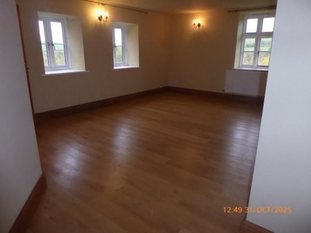 5 bedroom detached house to rent - Photo 4