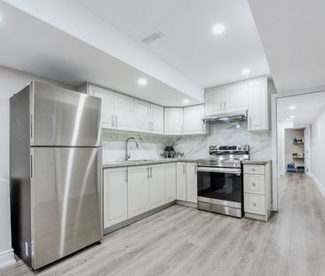 For Lease - 122 Bonnie Braes Drive, Brampton, Ontario - Photo 2