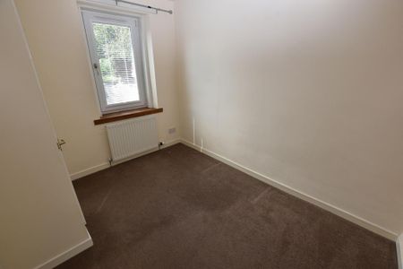 2 bedroom semi-detached bungalow to rent - Photo 2