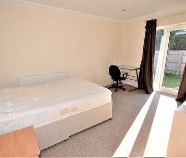 Ensbury Gardens, Ensbury Park, Bournemouth, BH10 - Photo 6