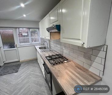 3 bedroom terraced house to rent - Photo 3