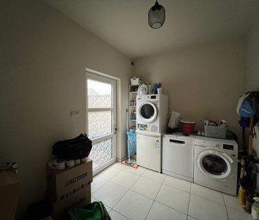 Halfopen woning met 4 slaapkamers en ruime tuin - Photo 1