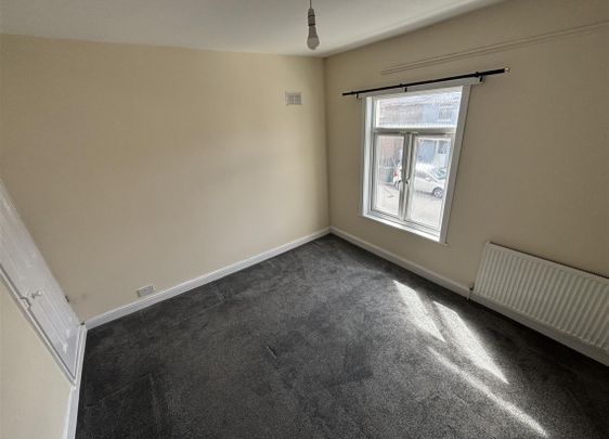 2 bedroom house - end terrace to rent - Photo 1