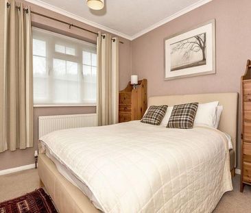 4 bedroom terraced house to rent - Photo 3