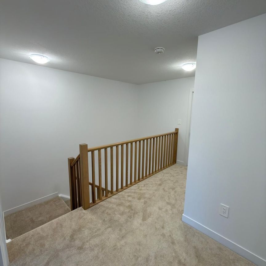 For Lease - 22 OAK FOREST Common, Cambridge, Ontario - Photo 1