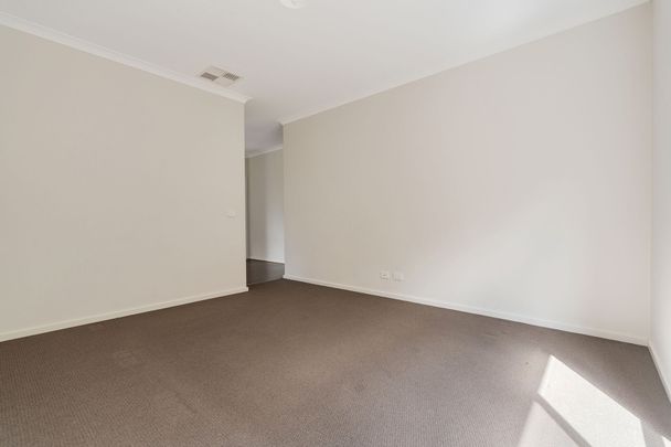 The Perfect Blend of Comfort, Style, and Convenience - Photo 1