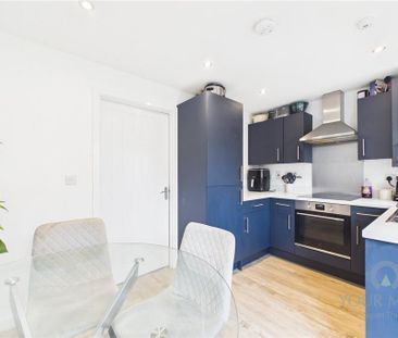 2 bedroom end of terrace house to rent - Photo 3