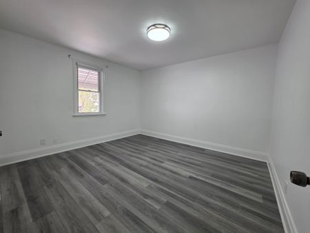 For Lease - 138 Westbourne Avenue Unit# Main, Toronto, Ontario - Photo 4
