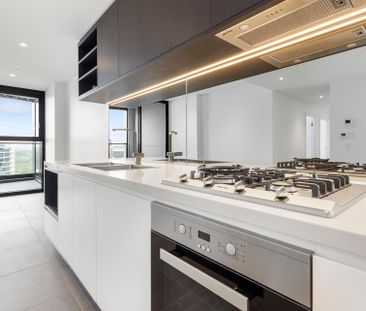 Embassy Towers - Stunning Two Bedroom Apartment - Photo 5
