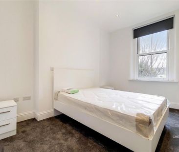 2 bedroom flat in 148 Wellesley Road - Photo 4