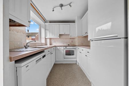 Banbury Court, Grange Road, SM2 - Photo 5