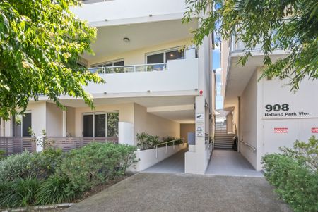 EXECUTIVE APARTMENT - ROOF TOP TERRACE AND SECURITY ACCESS - Photo 5