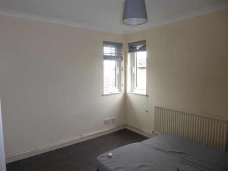 6 bedroom house of multiple occupation to rent - Photo 3