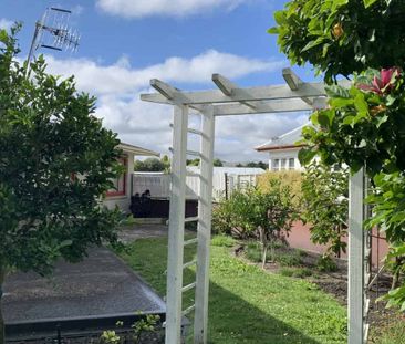 Comfortable family living! - Photo 5