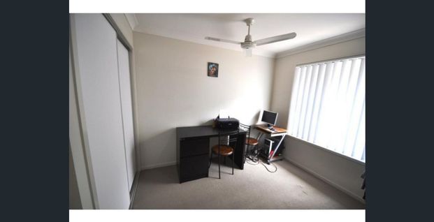 Beautiful 4 Bedroom Home - Photo 1