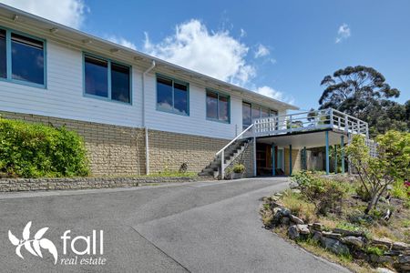 Light-Filled Living With Water Views - Photo 2