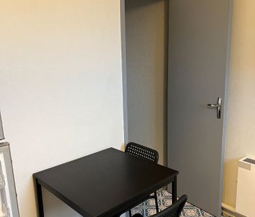 Location Appartement 1 pièce 50m² - Photo 2