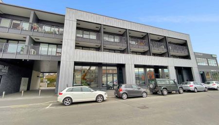 CITY CENTRE - CONVENIENT ONE BEDROOM APARTMENT - Photo 5