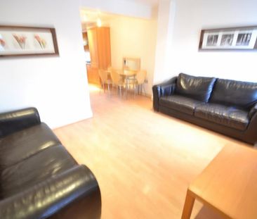 3 bedroom townhouse to rent - Photo 1