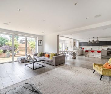 5 bedroom detached house to rent - Photo 1