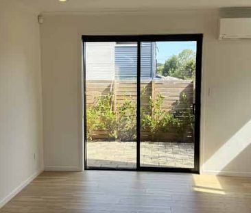 Tidy 1 bedroom! - Photo 2