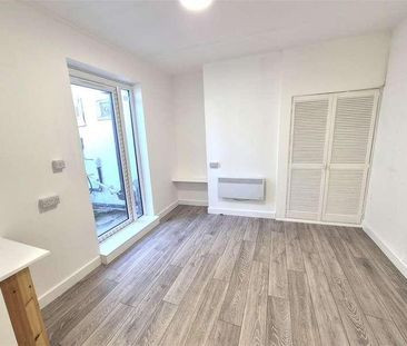 Ashley Road, Poole, BH14 - Photo 3