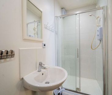 4 bed shared student property near the University of York Bedroom 3 - Photo 5