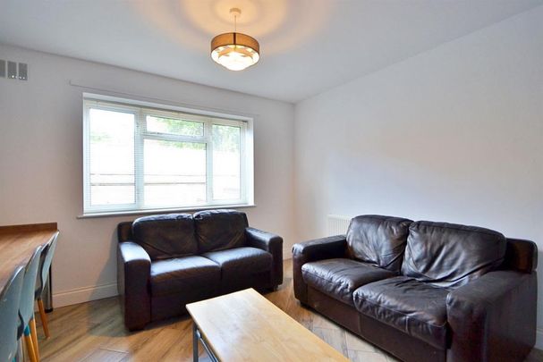 5 bedroom semi-detached house to rent - Photo 1