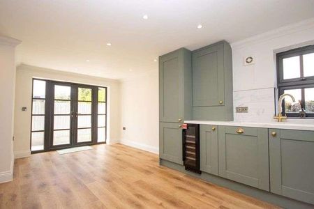 Mistleigh Court, Shorter Avenue, Shenfield, CM15 - Photo 3