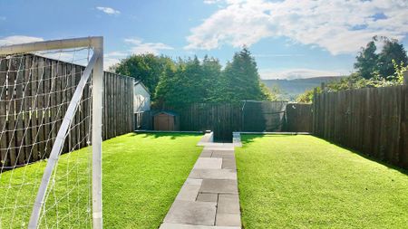 3 bedroom terraced house to rent - Photo 5