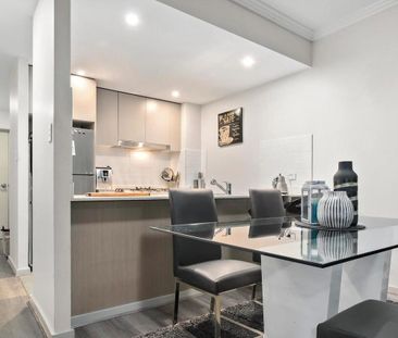 Street Access 2 Bedroom Apartment - Location, style & comfort - Photo 1