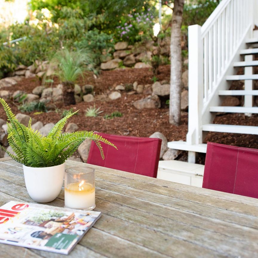 A Charming Family Home in a Leafy Holland Park West Pocket - Photo 1