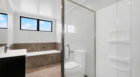 Brand new spacious townhouse in Karaka Lakes - Photo 3