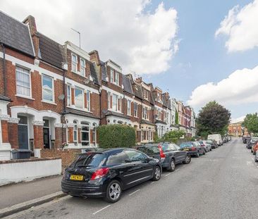 First floor 2 bedroom property located in the heart of Crouch End - Photo 6