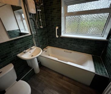 2 bedroom semi-detached house to rent - Photo 6