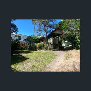 164 Pulgul Street, Urangan, Qld 4655 - Photo 2