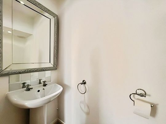 Poley Road, Stanford-le-hope, SS17 - Photo 1