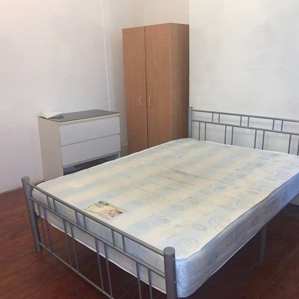 1 bedroom in a house share to rent - Photo 1