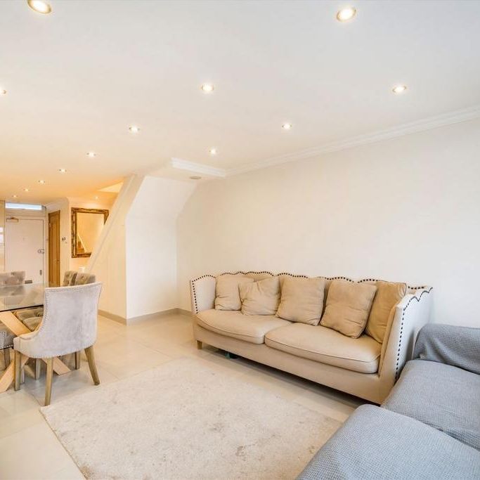 3 bedroom flat to rent - Photo 1