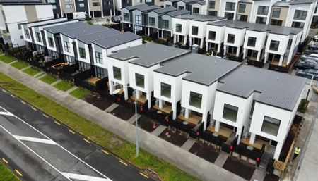 SILVERDALE, 2 BEDROOMS - Photo 4