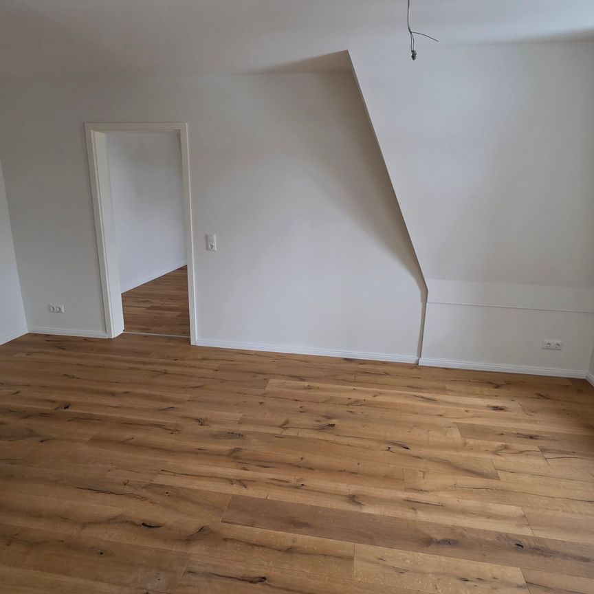 - Gemütliche 3 Raum Dachgeschosswohnung - Erstbezug nach Sanierung - Photo 1